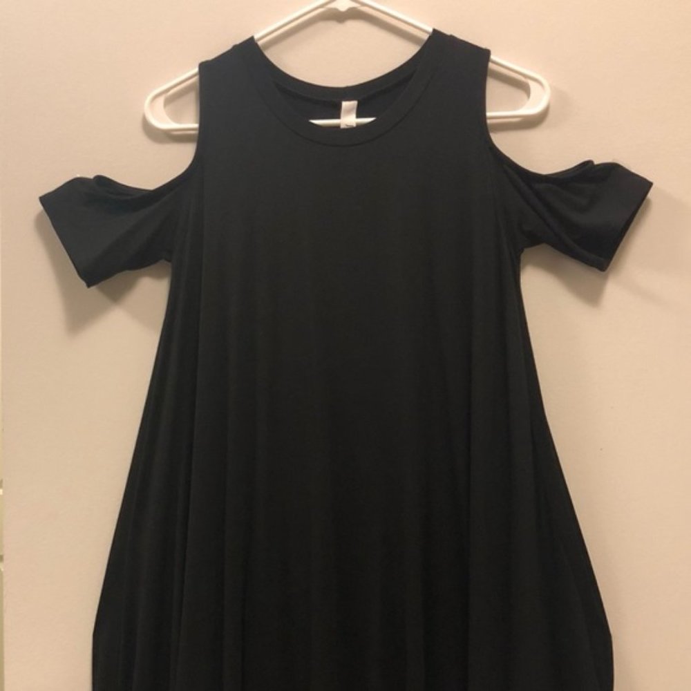 Jolie Los Angeles Black Cold Shoulder Dress-L